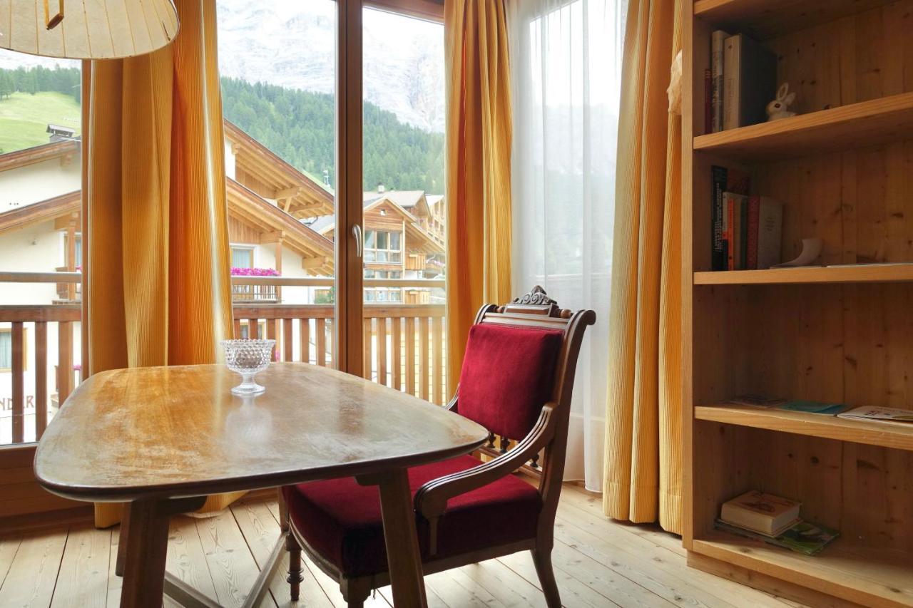 Apartments Da La Vedla Flats San Cassiano  Eksteriør billede