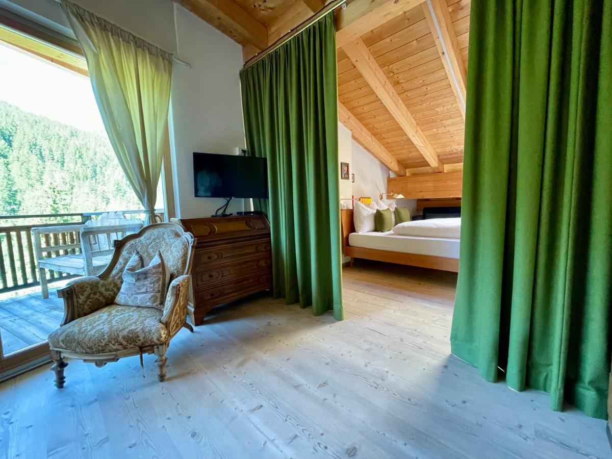 Apartments Da La Vedla Flats San Cassiano  Eksteriør billede