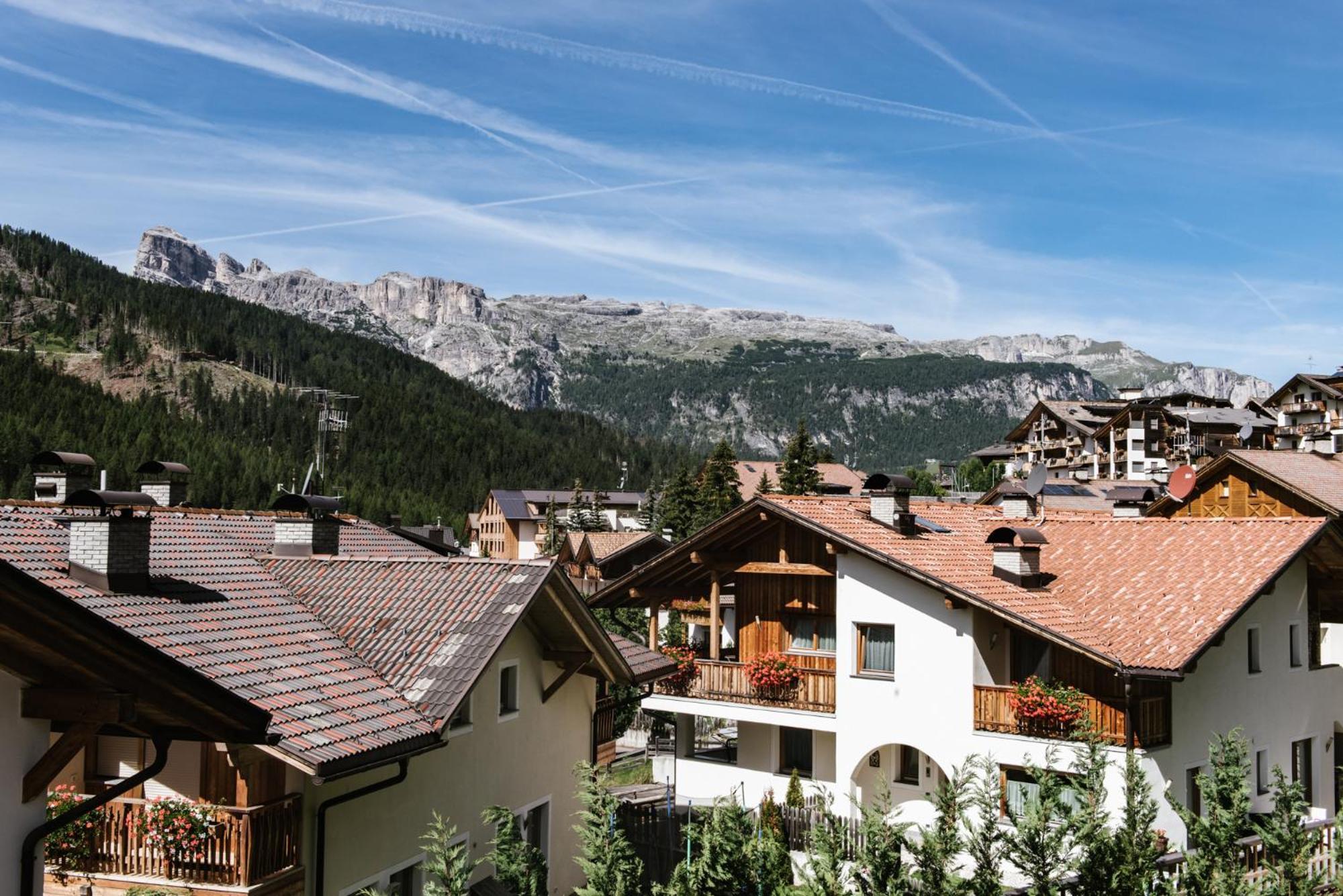 Apartments Da La Vedla Flats San Cassiano  Eksteriør billede